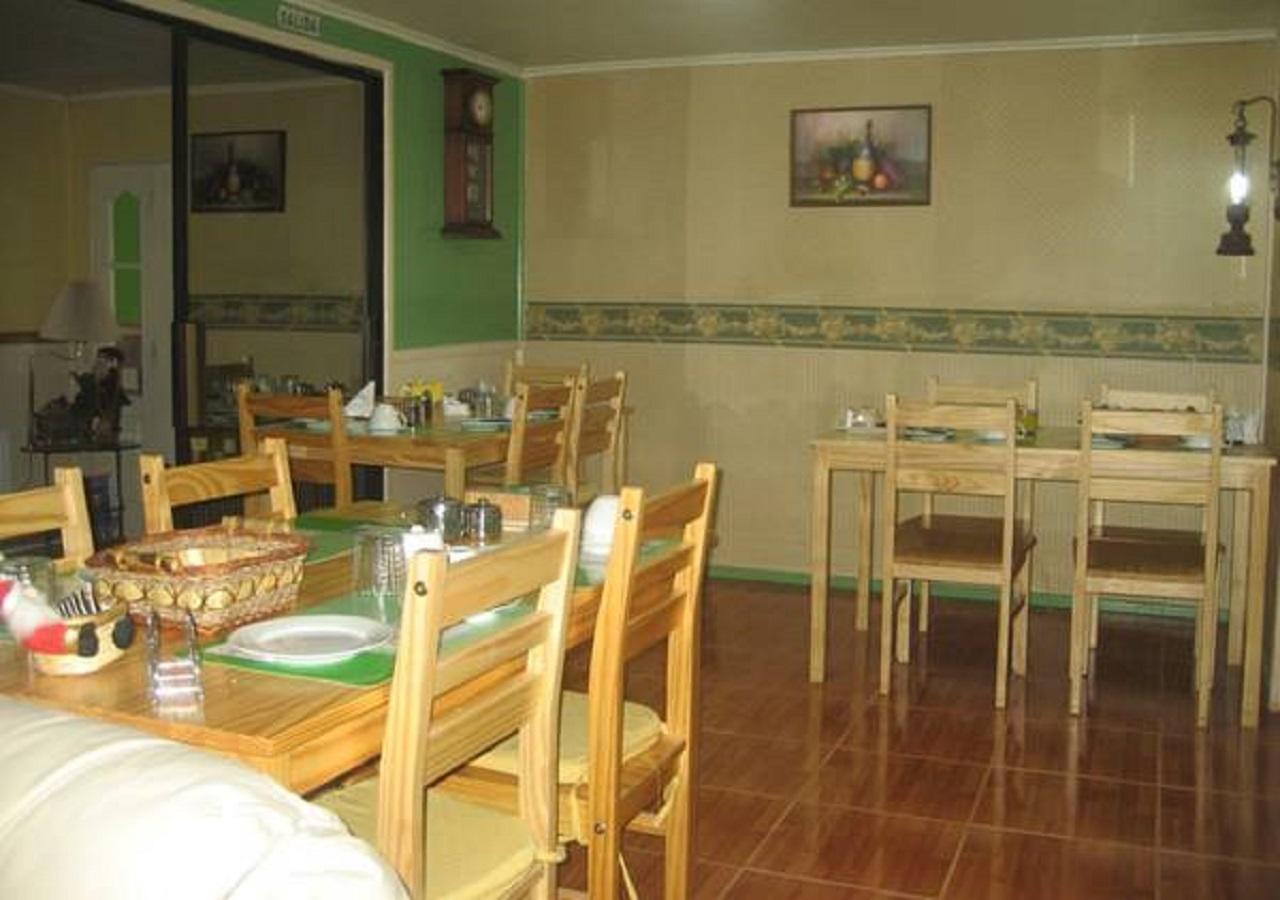 Hostal South Wind I Puerto Natales Esterno foto